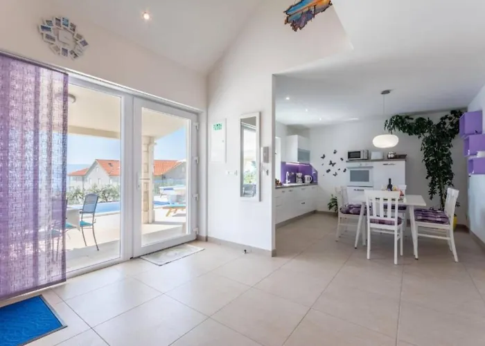 Charming With Pool Villa