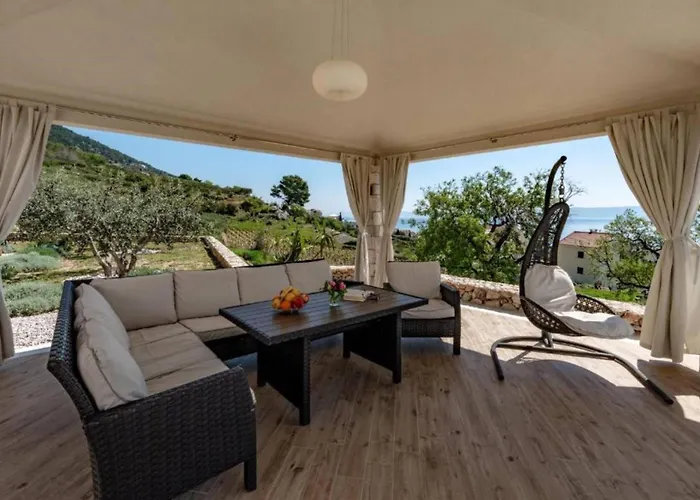 Charming With Pool Villa *