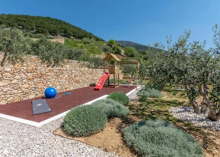 Charming With Pool *