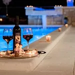 Charming With Pool * Bol