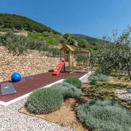 Charming With Pool *