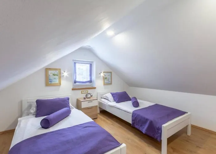 فيلة Charming With Pool