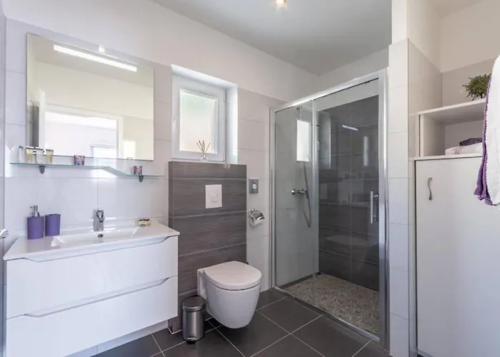 Charming With Pool فيلة *