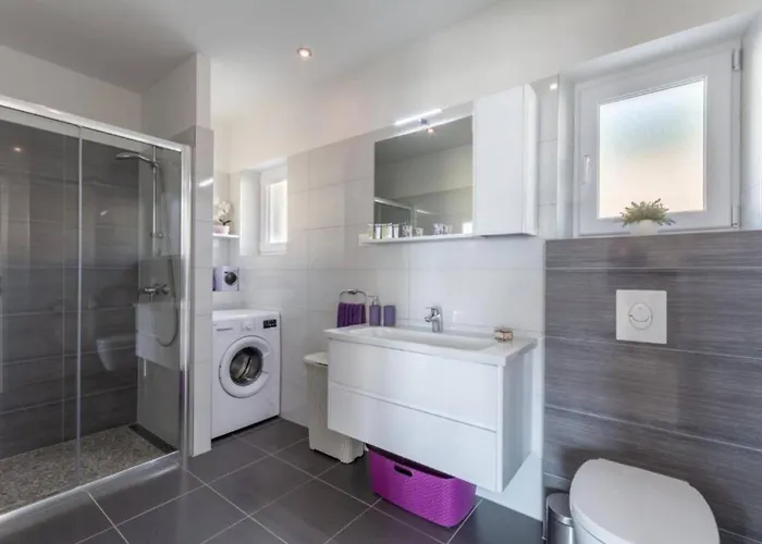 فيلة Charming With Pool *